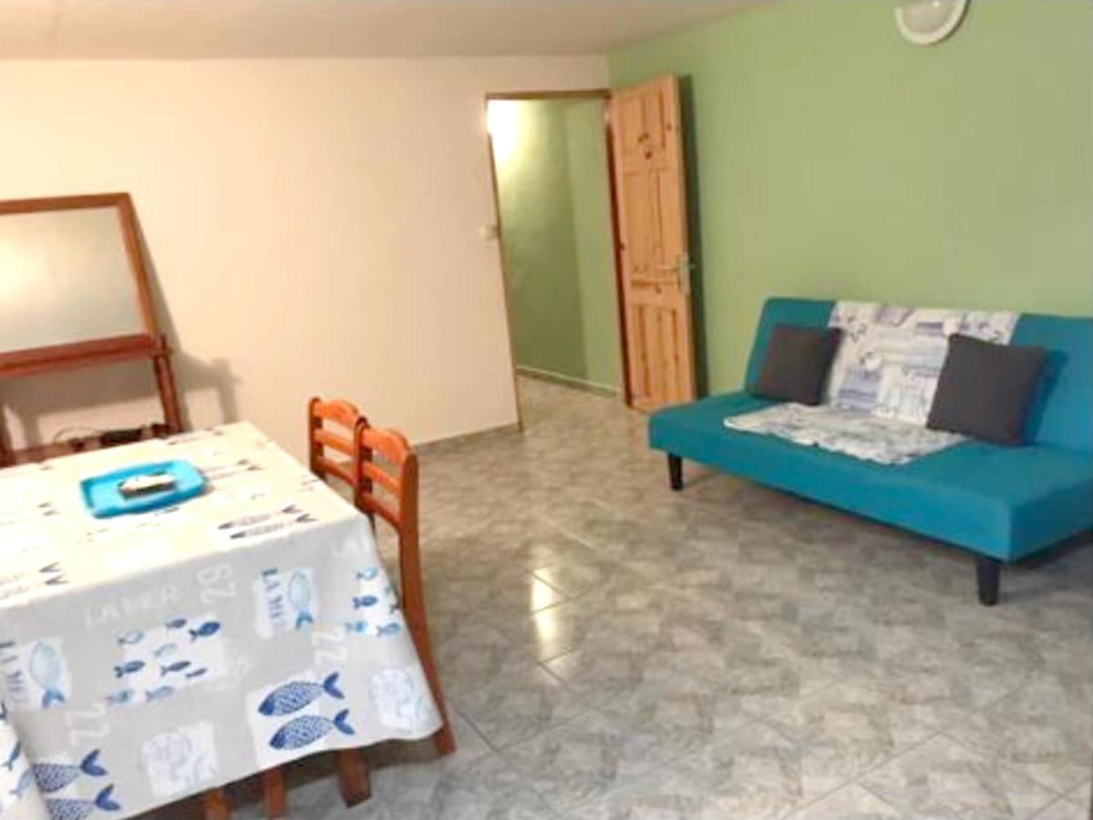 Appartement d'une chambre avec terrasse amenagee et wifi a Saint Francois a 6 km de la plage Extérieur photo